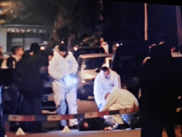 САЧЕКУША НА ДУШАНОВЦУ: Убијен дилер са наногвицом (Фото)
